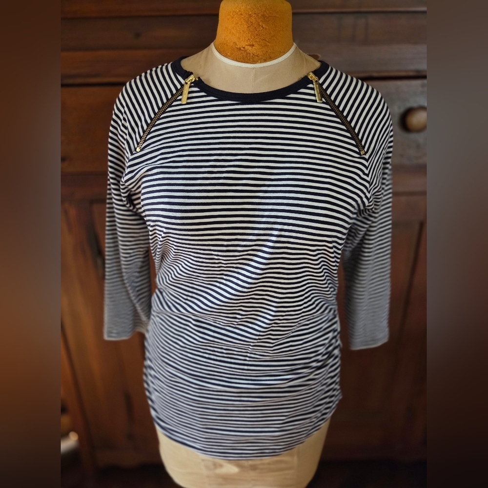 Michael Kors Black and White Ruched Raglan Blouse